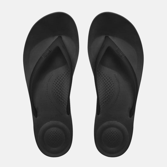 Iqushion E54-090 All Black Flip-Flops - Image 2