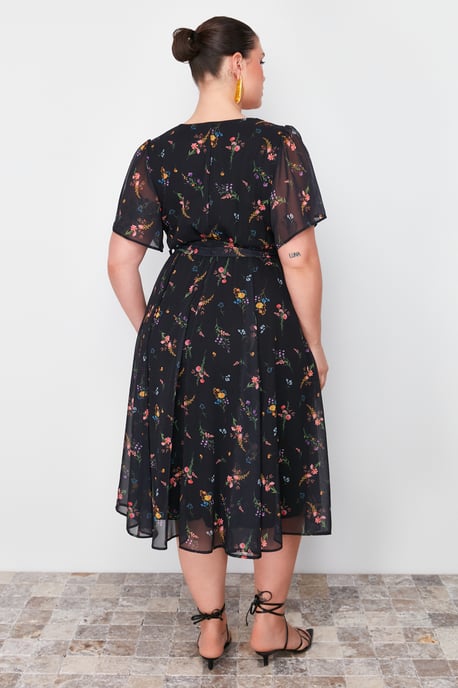 Trendyol Curve Damen Mehrfarbig Geblümt Maxi Kurz Casual A-Linie Große Größen Kleid - Image 5