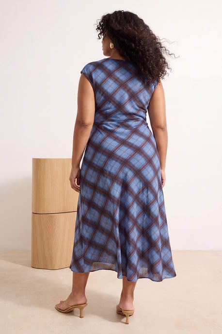 Trendyol Curve Damen Mehrfarbig Kariert Maxi Ärmellos A-Linie Große Größen Kleid - Image 3