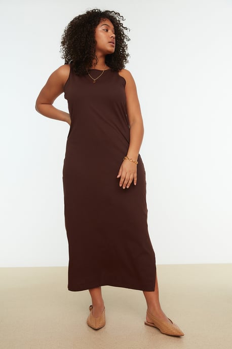Trendyol Curve Damen Braun Einfarbig Maxi Ärmellos Casual Gerade Große Größen Kleid - Image 6