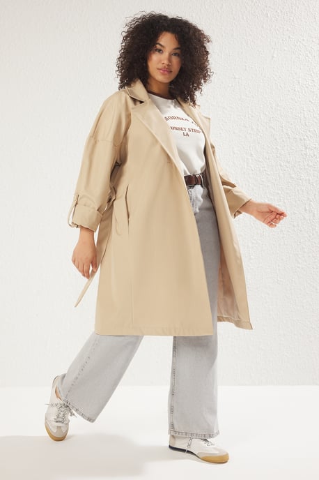Trendyol Curve Damen Beige Einfarbig Oversize Große Größen Trenchcoats - Image 1