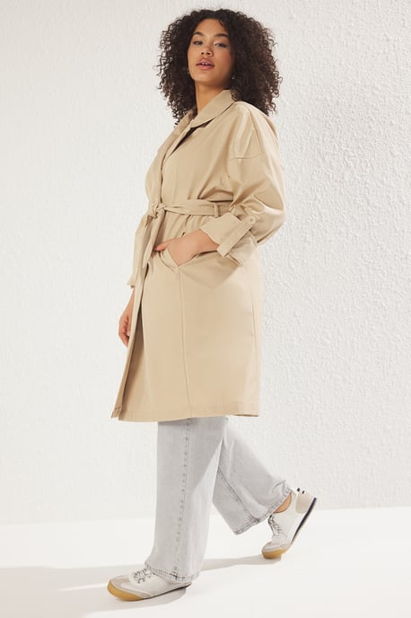 Trendyol Curve Damen Beige Einfarbig Oversize Große Größen Trenchcoats - Image 5