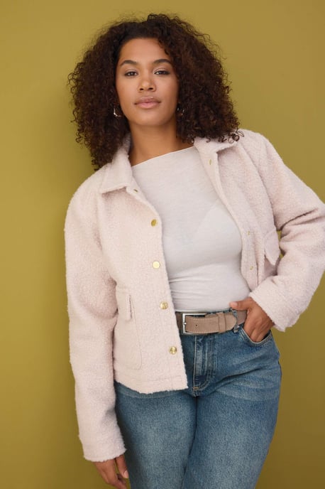 Trendyol Curve Damen Ecru Einfarbig Regular Fit Große Größen Mäntel - Image 1