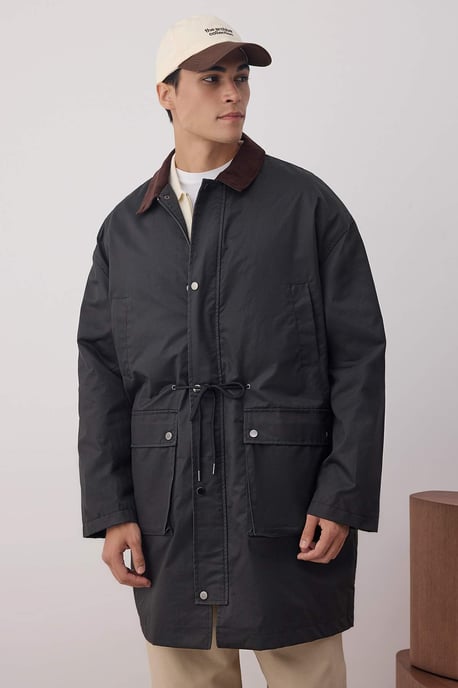TRENDYOL MAN Herren Schwarz Einfarbig Lang Tailliert Winter Jacken - Image 1