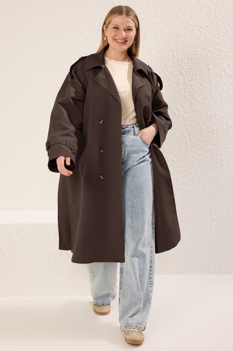 Trendyol Curve Damen Braun Einfarbig Oversize Große Größen Trenchcoats - Image 3