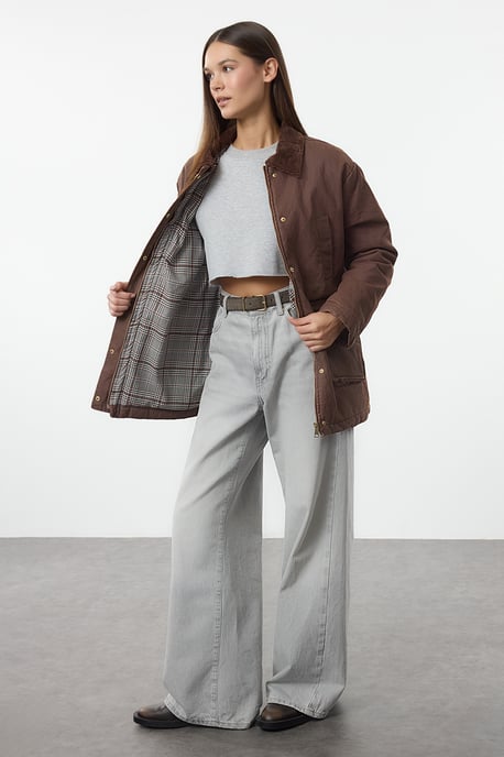 TRENDYOLMİLLA Damen Braun Einfarbig Lang Regular Fit Winter Jacken - Image 5