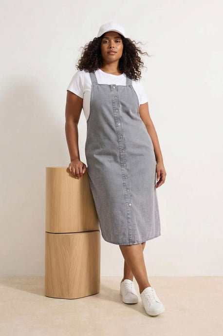 Trendyol Curve Damen Grau Einfarbig Midi Ärmellos Casual Gilet Große Größen Kleid - Image 1