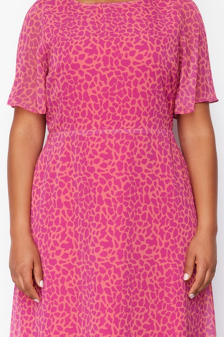 Trendyol Curve Damen Rosa Animal-Print Midi Kurz Casual A-Linie Große Größen Kleid - Image 4