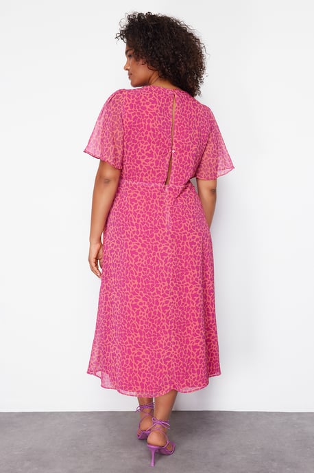 Trendyol Curve Damen Rosa Animal-Print Midi Kurz Casual A-Linie Große Größen Kleid - Image 5