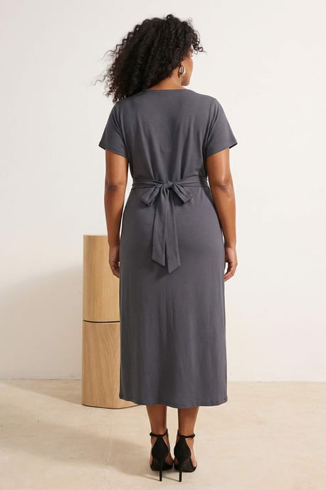 Trendyol Curve Damen Grau Einfarbig Midi Kurz Casual Gerade Große Größen Kleid - Image 5
