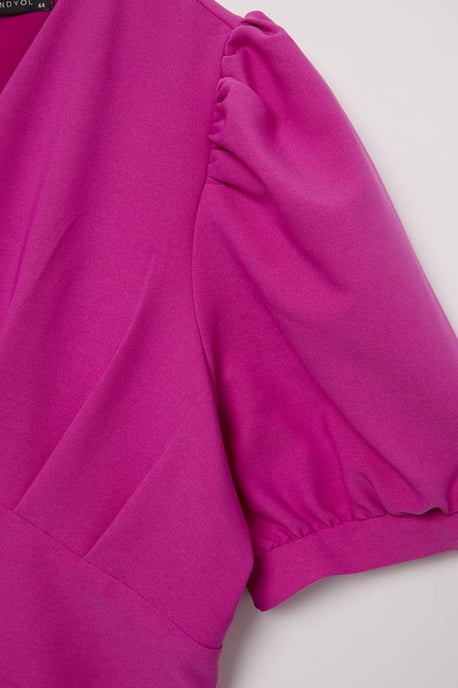 Trendyol Curve Damen Rosa Einfarbig Midi Kurz Cocktail A-Linie Große Größen Kleid - Image 4