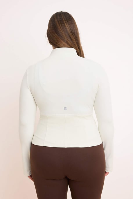 Trendyol Curve Damen Ecru Einfarbig Lang Tailliert Große Größen Blazer - Image 3