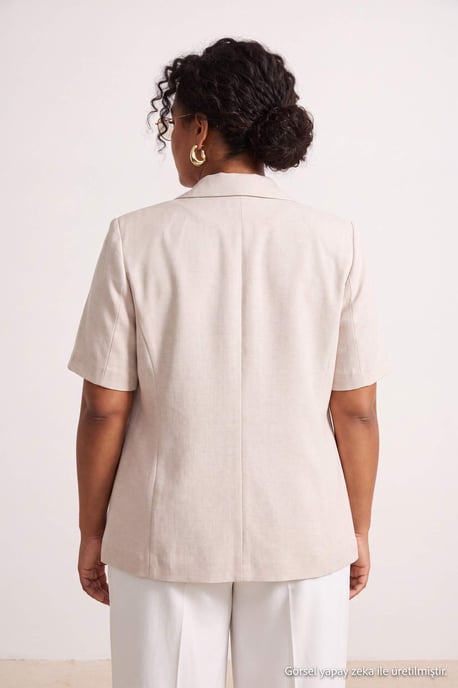 Trendyol Curve Damen Beige Einfarbig Kurz Tailliert Große Größen Blazer - Image 3