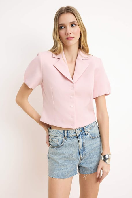 TRENDYOLMİLLA Damen Rosa Einfarbig Kurz Tailliert Blazer - Image 1