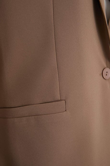 Trendyol Curve Damen Braun Einfarbig Lang Regular Fit Große Größen Blazer - Image 4