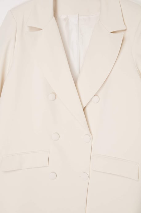 Trendyol Curve Damen Ecru Einfarbig Lang Regular Fit Große Größen Blazer - Image 4
