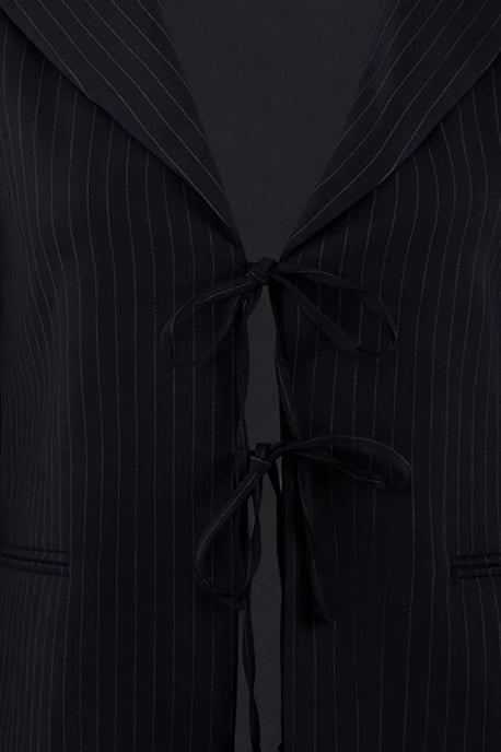 Trendyol Curve Damen Dunkelblau Gestreift Lang Oversize Große Größen Blazer - Image 4