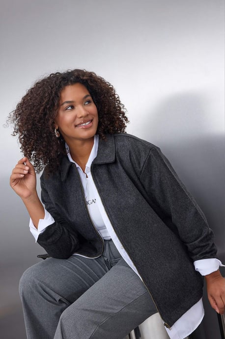 Trendyol Curve Damen Grau Einfarbig Lang Regular Fit Große Größen Blazer - Image 4