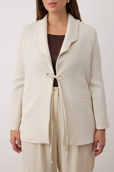Trendyol Curve Damen Ecru Einfarbig Lang Regular Fit Große Größen Blazer - Image 2