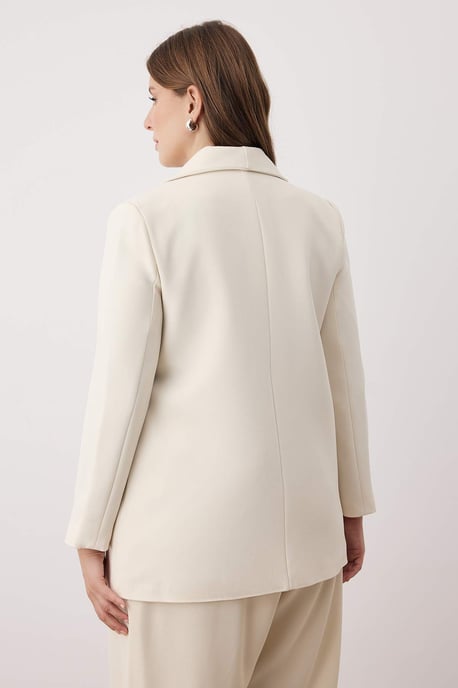 Trendyol Curve Damen Ecru Einfarbig Lang Regular Fit Große Größen Blazer - Image 3