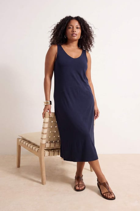 Trendyol Curve Damen Grau Einfarbig Midi Ärmellos Casual Gerade Große Größen Kleid - Image 3