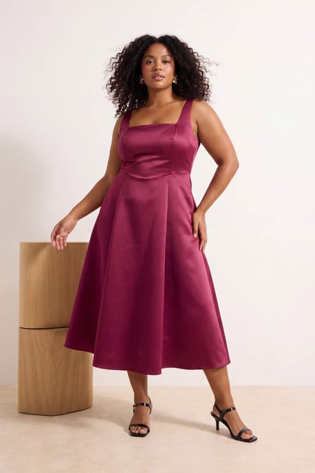Trendyol Curve Damen Rosa Einfarbig Midi Ärmellos Elegant/Abend Bodycon Große Größen Kleid - Image 6