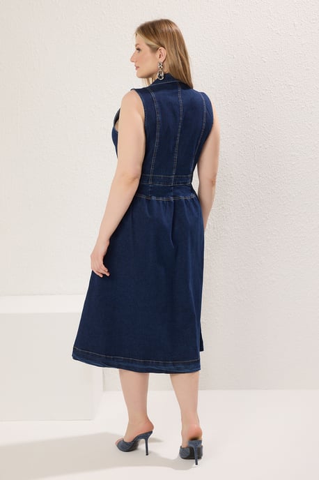 Trendyol Curve Damen Dunkelblau Einfarbig Midi Ärmellos Casual A-Linie Große Größen Kleid - Image 3