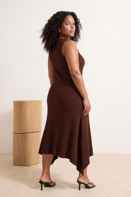 Trendyol Curve Damen Braun Einfarbig Midi Ärmellos Casual A-Linie Große Größen Kleid - Image 2