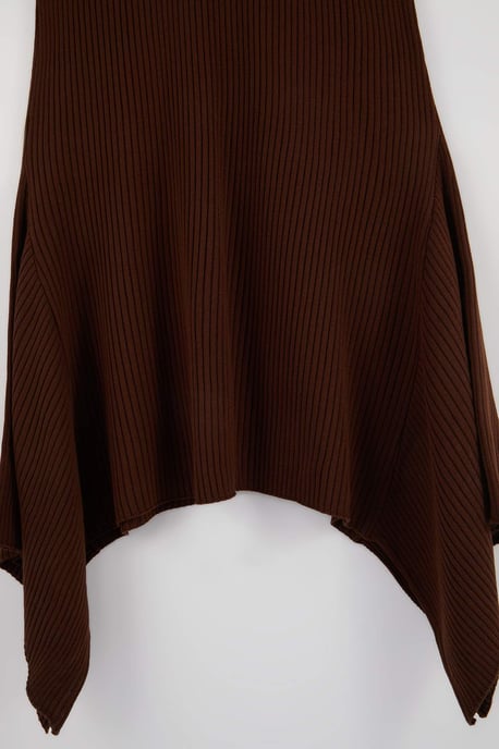Trendyol Curve Damen Braun Einfarbig Midi Ärmellos Casual A-Linie Große Größen Kleid - Image 4