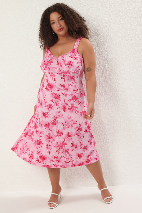 Trendyol Curve Damen Rosa Geblümt Midi Ärmellos Casual A-Linie Große Größen Kleid - Image 2