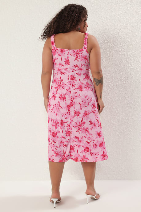 Trendyol Curve Damen Rosa Geblümt Midi Ärmellos Casual A-Linie Große Größen Kleid - Image 4