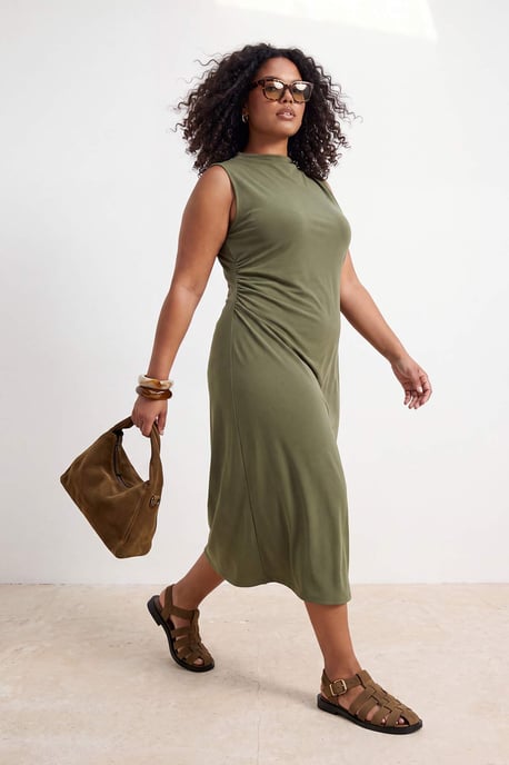 Trendyol Curve Damen Khaki Einfarbig Midi Ärmellos A-Linie Große Größen Kleid - Image 1
