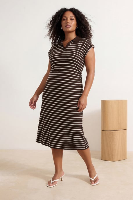 Trendyol Curve Damen Braun Gestreift Midi Kurz Casual A-Linie Große Größen Kleid - Image 6
