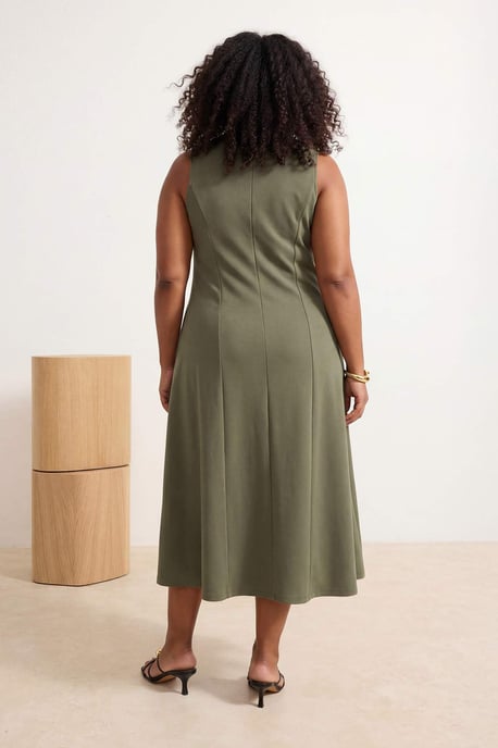 Trendyol Curve Damen Khaki Einfarbig Midi Ärmellos Casual A-Linie Große Größen Kleid - Image 2