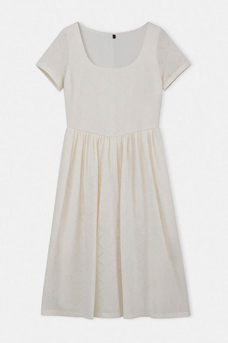 Trendyol Curve Damen Weiß Einfarbig Midi Kurz A-Linie Große Größen Kleid - Image 5
