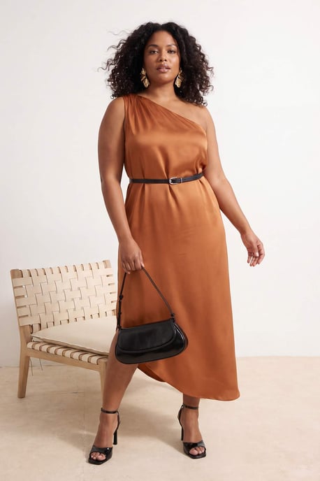 Trendyol Curve Damen Braun Einfarbig Midi Ärmellos Party A-Linie Große Größen Kleid - Image 3