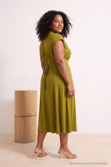 Trendyol Curve Damen Grün Einfarbig Midi Ärmellos Skater Große Größen Kleid - Image 2