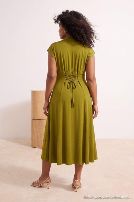 Trendyol Curve Damen Grün Einfarbig Midi Ärmellos Skater Große Größen Kleid - Image 3