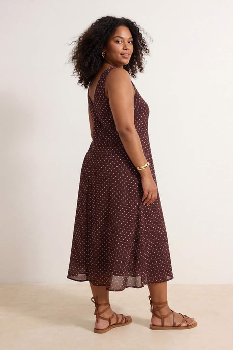 Trendyol Curve Damen Braun Gepunktet Midi Ärmellos Casual A-Linie Große Größen Kleid - Image 3