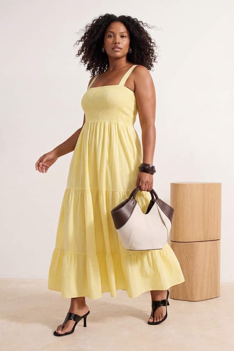 Trendyol Curve Damen Gelb Einfarbig Midi Ärmellos Abend / Alltag Skater Große Größen Kleid - Image 2