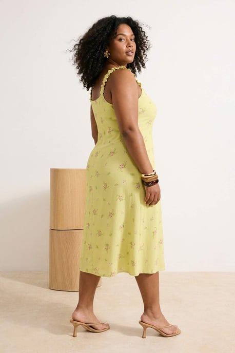 Trendyol Curve Damen Gelb Geblümt Midi Ärmellos Casual A-Linie Große Größen Kleid - Image 2