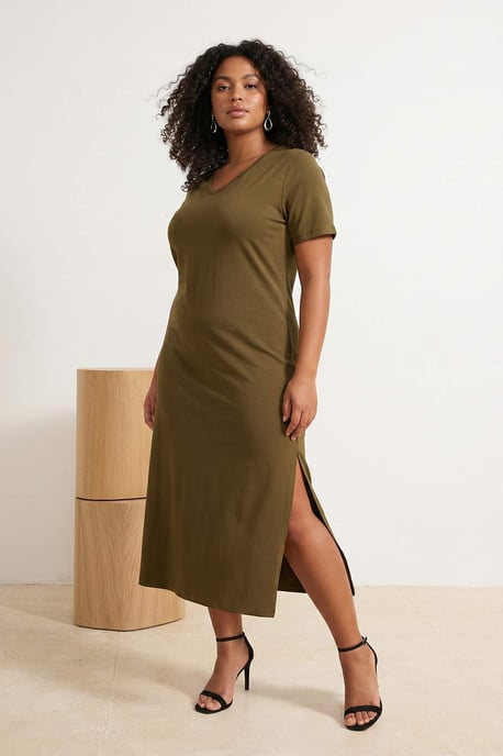 Trendyol Curve Damen Khaki Einfarbig Midi Kurz Casual Gerade Große Größen Kleid - Image 1