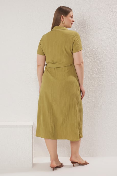 Trendyol Curve Damen Khaki Einfarbig Midi Lang Casual Hemdblusenkleid Große Größen Kleid - Image 3