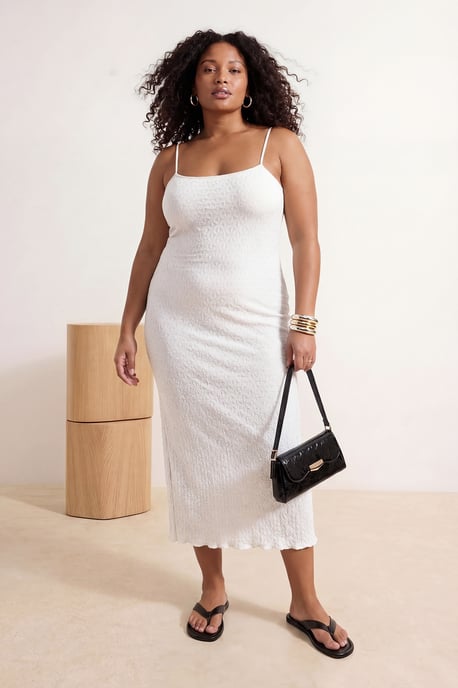 Trendyol Curve Damen Weiß Einfarbig Midi Ärmellos Casual Bodycon Große Größen Kleid - Image 6