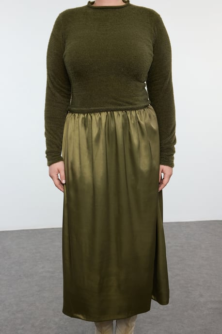Trendyol Curve Damen Khaki Einfarbig Midi Lang Casual Skater Große Größen Kleid - Image 2