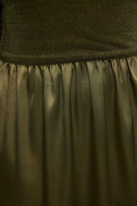 Trendyol Curve Damen Khaki Einfarbig Midi Lang Casual Skater Große Größen Kleid - Image 3