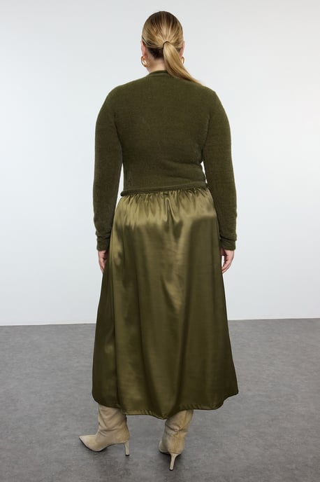 Trendyol Curve Damen Khaki Einfarbig Midi Lang Casual Skater Große Größen Kleid - Image 4