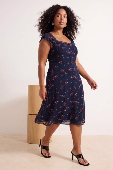 Trendyol Curve Damen Dunkelblau Geblümt Midi Kurz Casual A-Linie Große Größen Kleid - Image 6