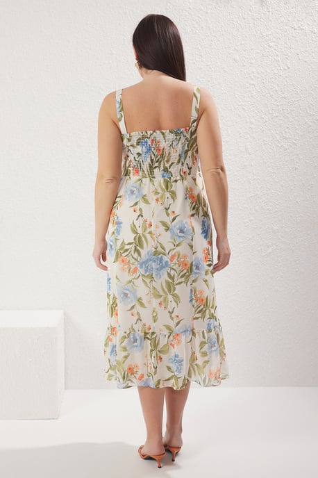 Trendyol Curve Damen Ecru Geblümt Midi Ärmellos Casual A-Linie Große Größen Kleid - Image 3