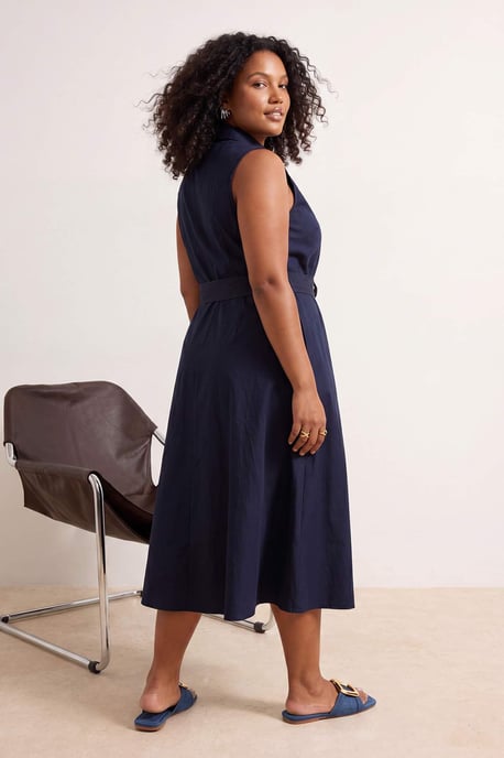 Trendyol Curve Damen Dunkelblau Einfarbig Midi Ärmellos Hemdblusenkleid Große Größen Kleid - Image 2